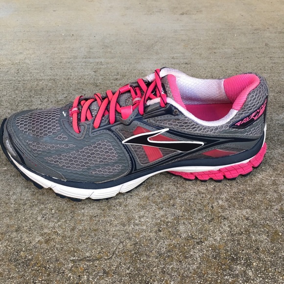 Brooks Shoes - ⬇️💰Brooks Ravenna 5 Gray Pink Running -Excellent
